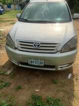 A picture of Toyota Avenses