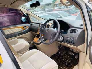 A picture of Toyota Alfard