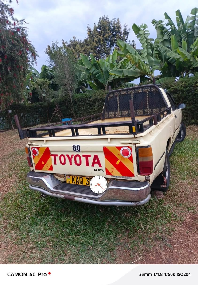 A picture of TOYOTA HILUX DIESEL