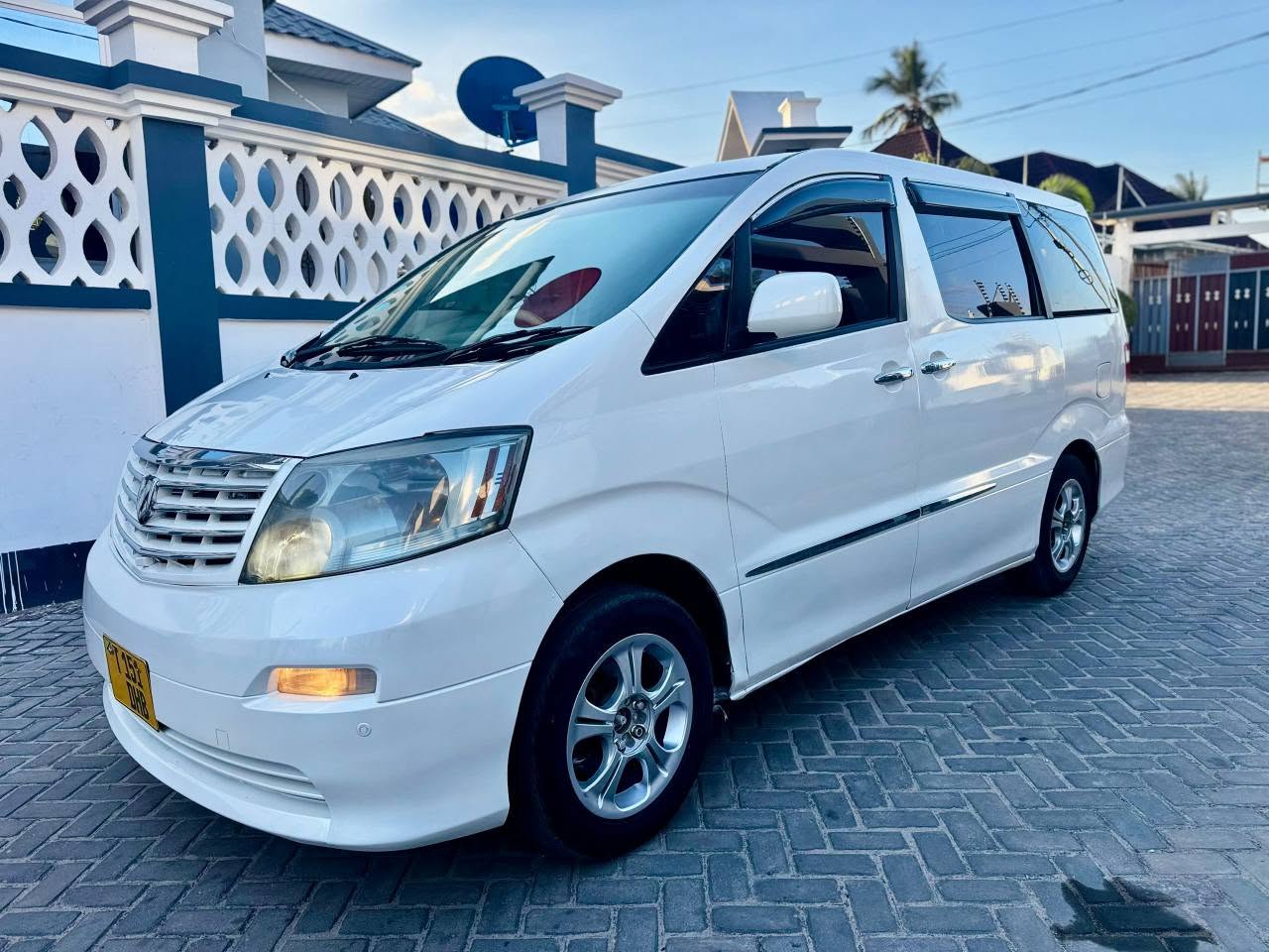 A picture of Toyota Alphard