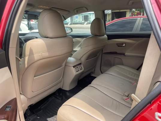 A picture of Toyota Venza 2012