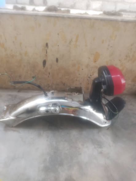 A picture of honda 125 back motorguard