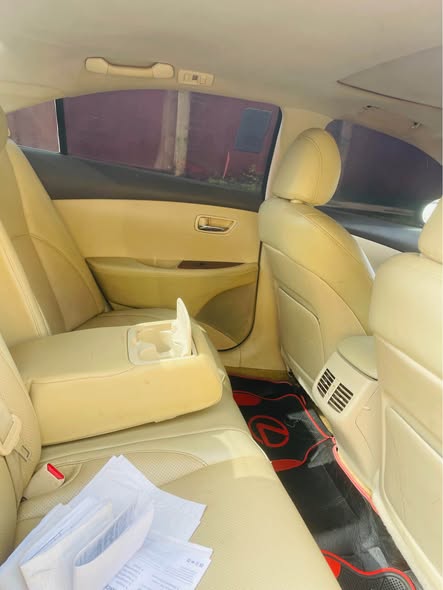 A picture of Lexus ES350 012 Registered 2025 Entry Silent and Untempered Engine