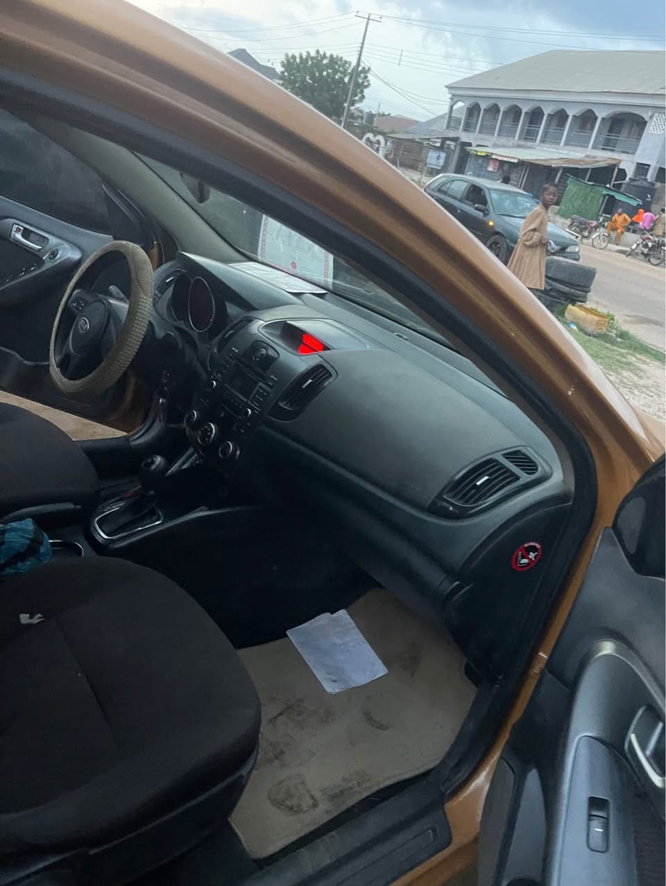 A picture of O12 KIA for sale..only serious buyer pls just 3.2m slightly
