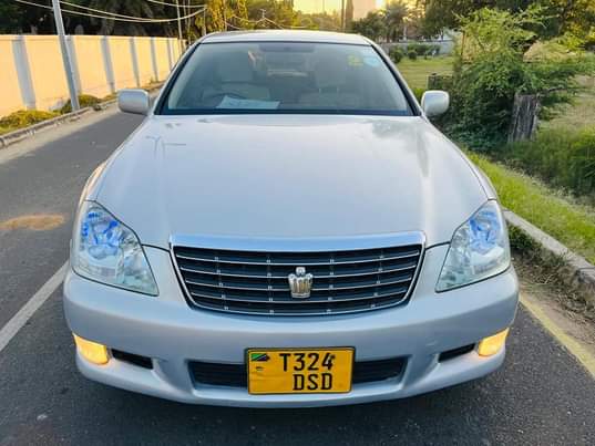 A picture of TOYOTA CROWN ATHLETIC