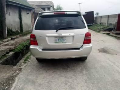 A picture of 2004 Toyota highlander Belgium grade Silent engine Perfect transmission Ac