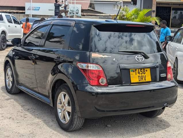 A picture of Toyota IST inauzwa gari nzuri sana