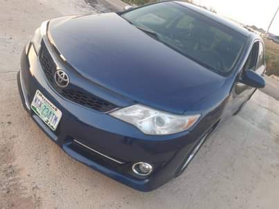 A picture of 2013 Toyota Camry SE