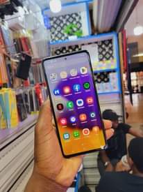 A picture of Samsung galaxy A72