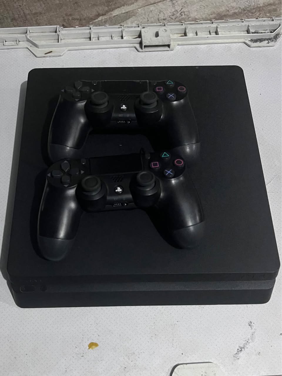 A picture of Mwenye Ana 430 aifwate ps4 slim game zipo 0684467781
