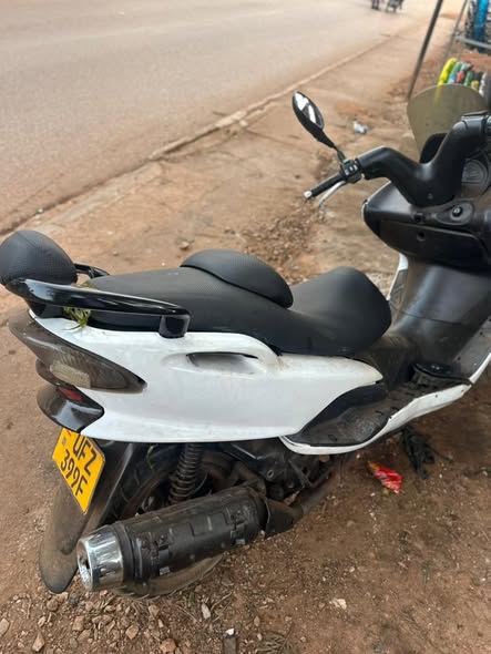 A picture of 2016 Yamaha Majesty yp250