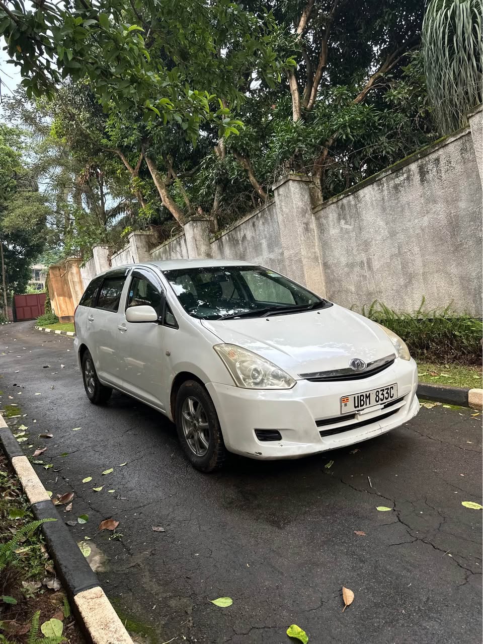 A picture of TOYOTA WISH FOR SALE 23M NEGOTIABLE CALL 0701057114