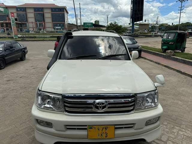 A picture of LANDCRUISER AMAZON