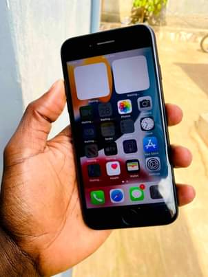 A picture of iPhone 7 32Gb at 200k