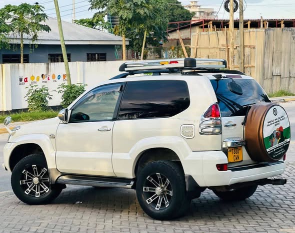 A picture of Toyota land cruiser prado 0784336990