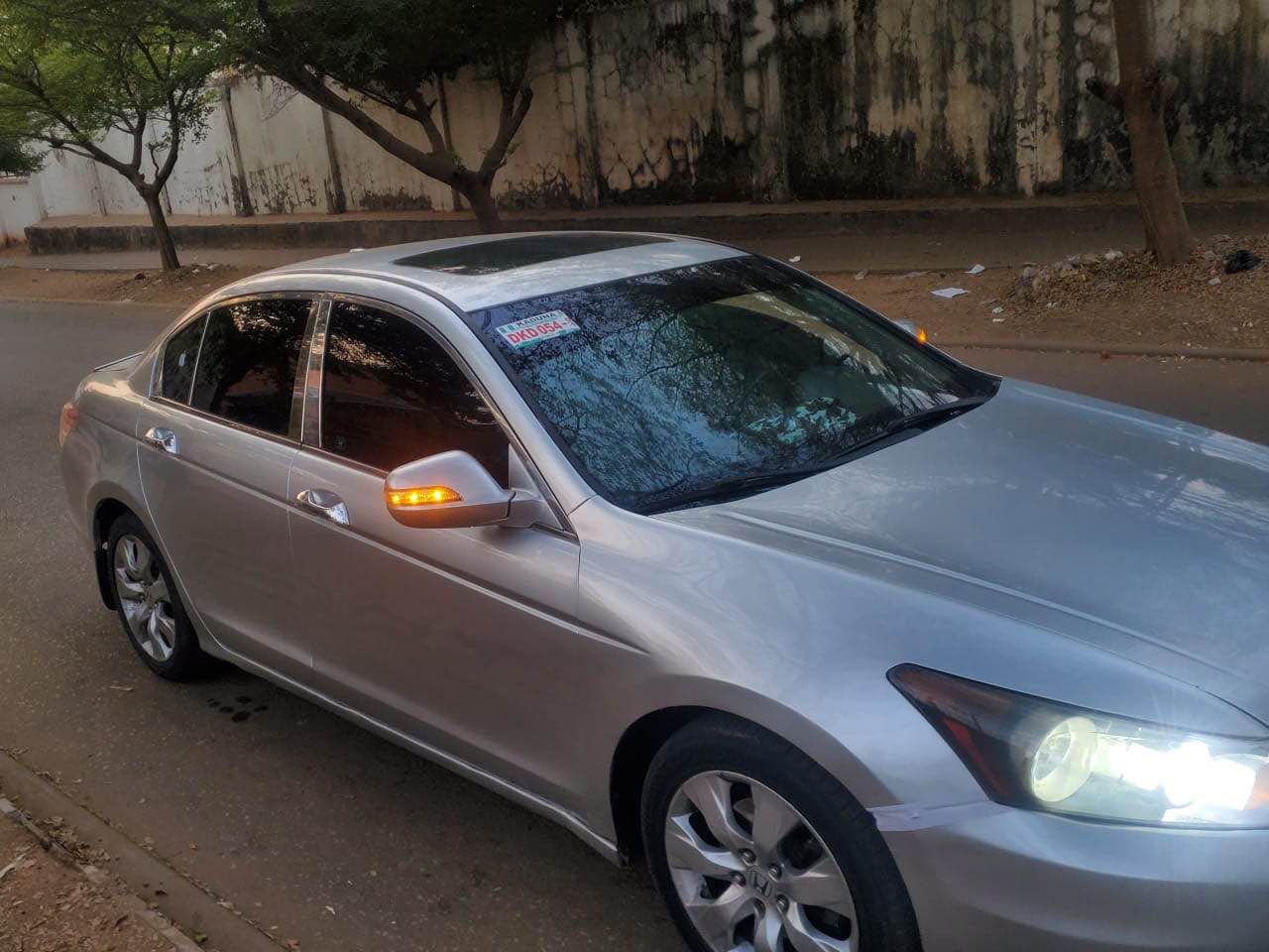 A picture of Very clean and smooth 2010 honda Accord with smooth v6