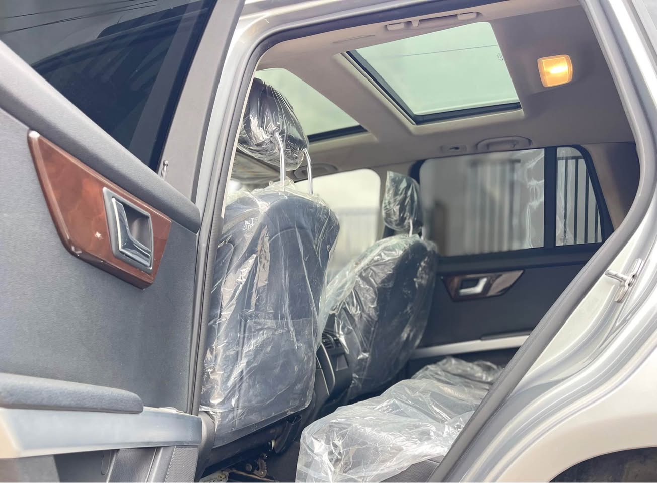 A picture of FOREIGN USED 2011 MERCEDES BENZ GLK350 15 500 000 08175232309