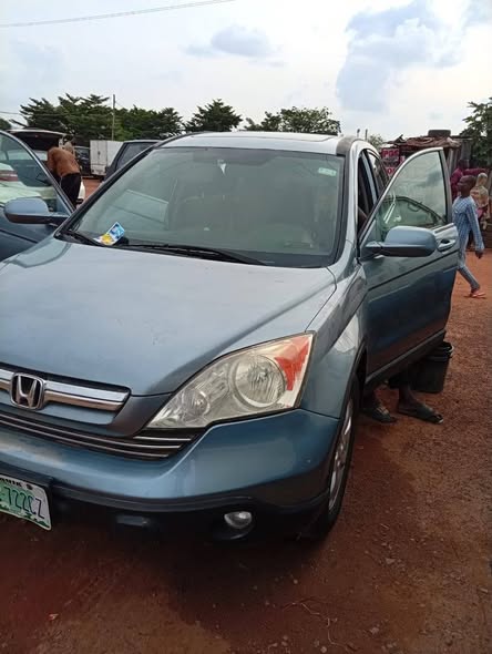 A picture of Clean Honda crv 09