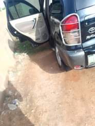 A picture of Buy and drive rav4 03 working fine ac chilling price