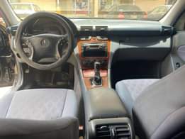 A picture of Neatly used 4 cylinder Mercedes Benz c200 04 model Location
