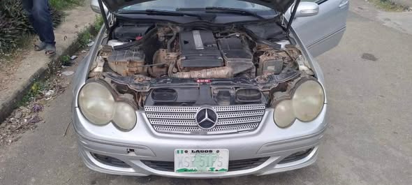 A picture of Benz c200 2005 model manual drive first body