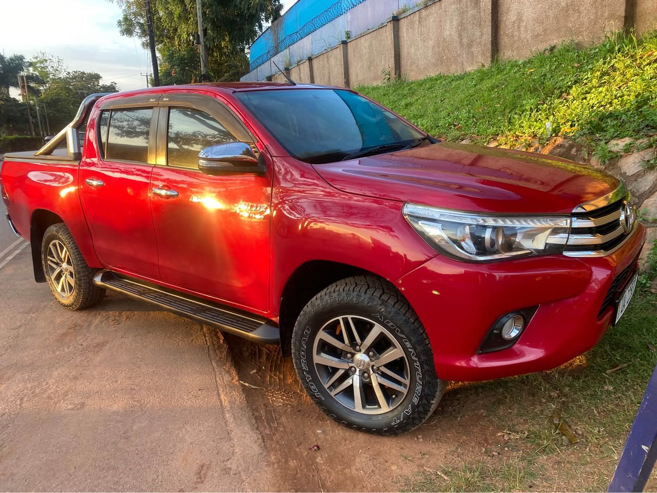 A picture of Toyota Hilux Automatic Diesel Engine For Sale 0704482571 Call WhatsApp