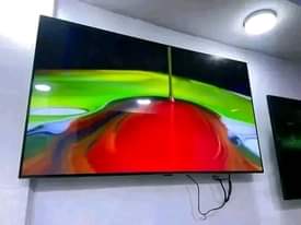 A picture of HISENSE INCHI 43 SMART UHD 4K haina kasoro full box