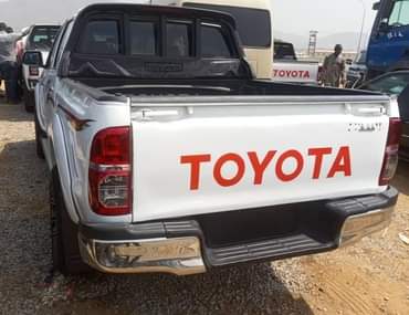 A picture of TOYOTA HILUX Manual Transmission Model 2010 2015 Price 13 9M