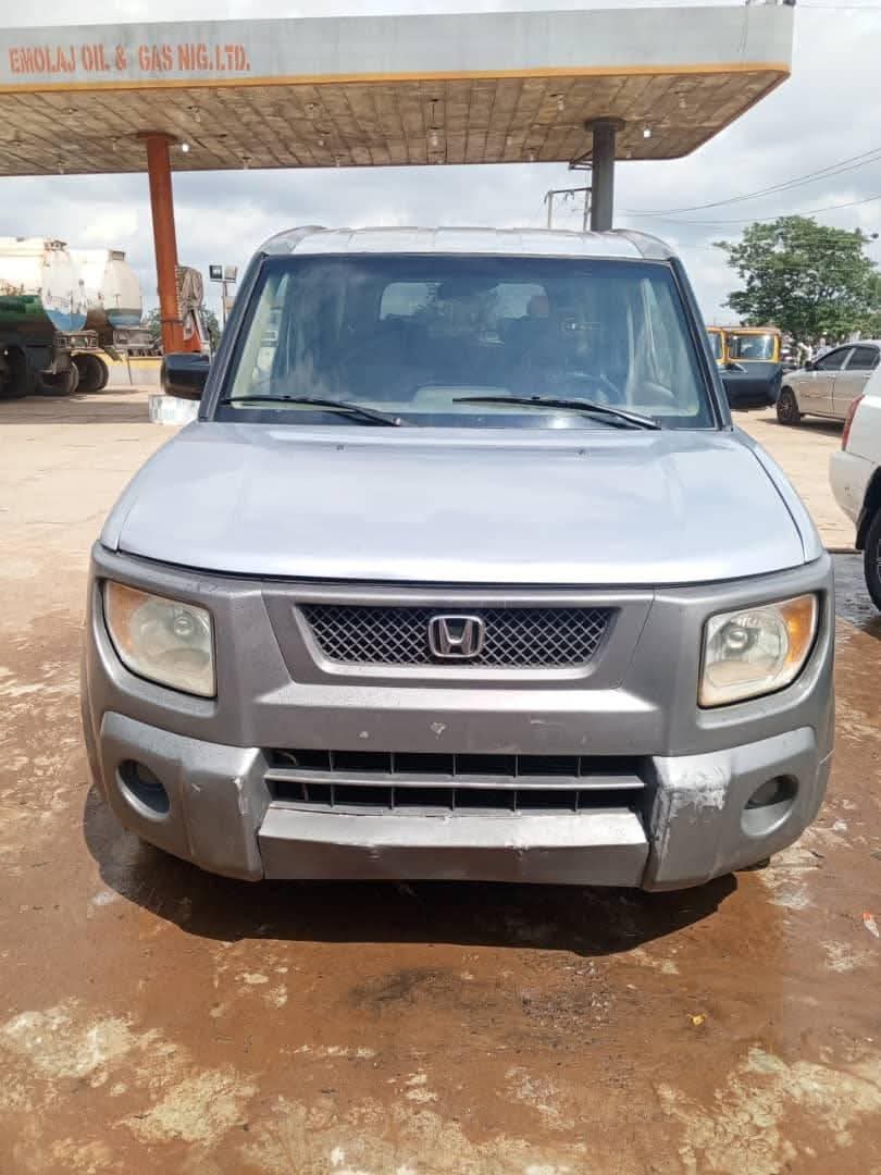 A picture of 2006 Honda element