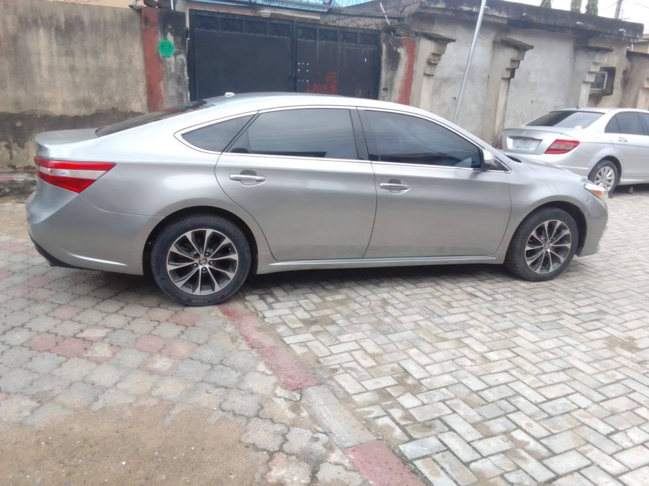 A picture of Toks 2017 newly arrived toyota avalon going for 19 5m