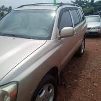 A picture of Toyota Highlander 2005