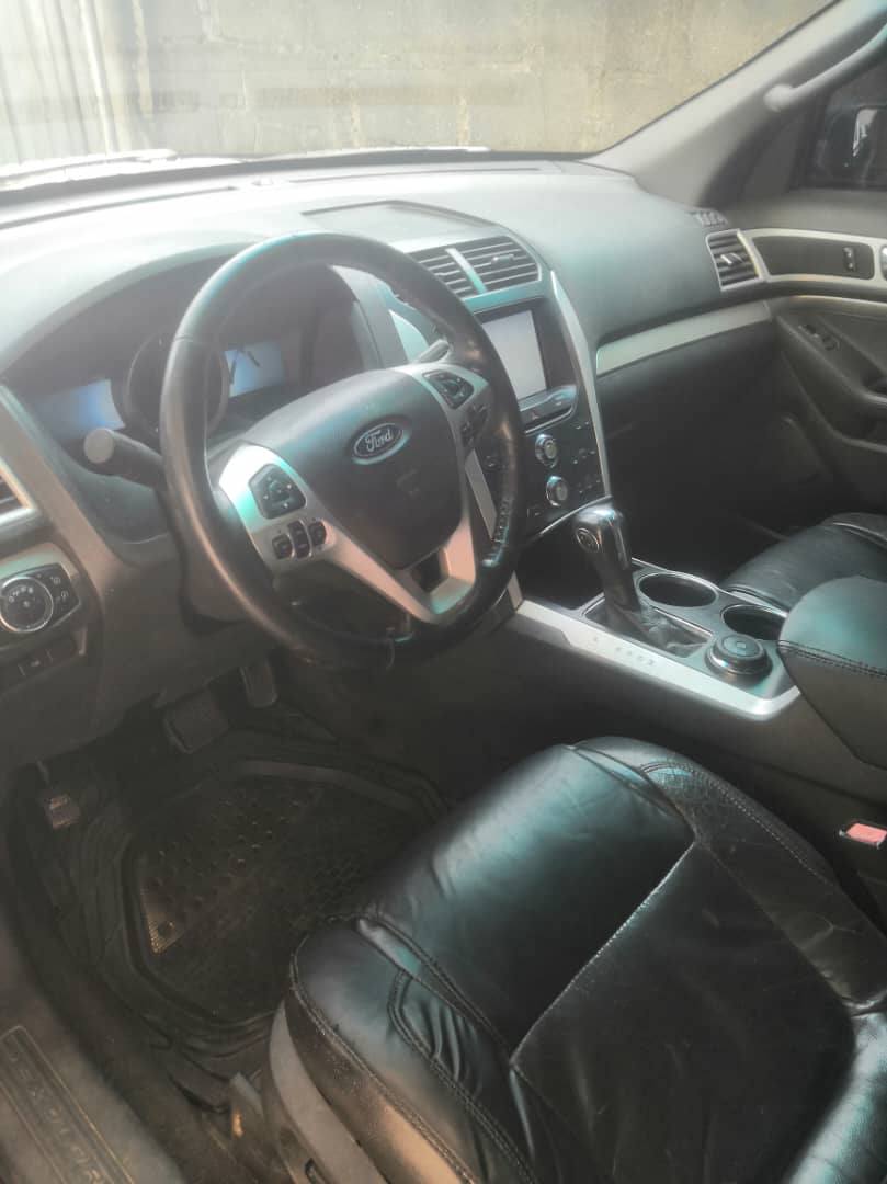 A picture of Ford explorer 2011