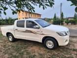 A picture of Distress alert 2012 short frame Toyota hilux with 2TR ENGINE