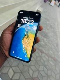 A picture of Iphone x gb 64 battery healthy 96 no Face ID