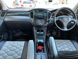 A picture of TOYOTA KLUGER