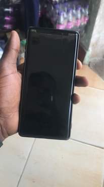A picture of Samsung note9 plus