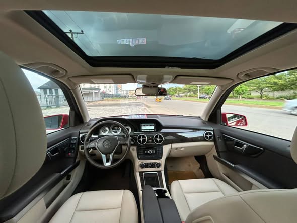 A picture of Mercedes Benz GLK350 2015
