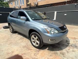 A picture of Lexus rx330