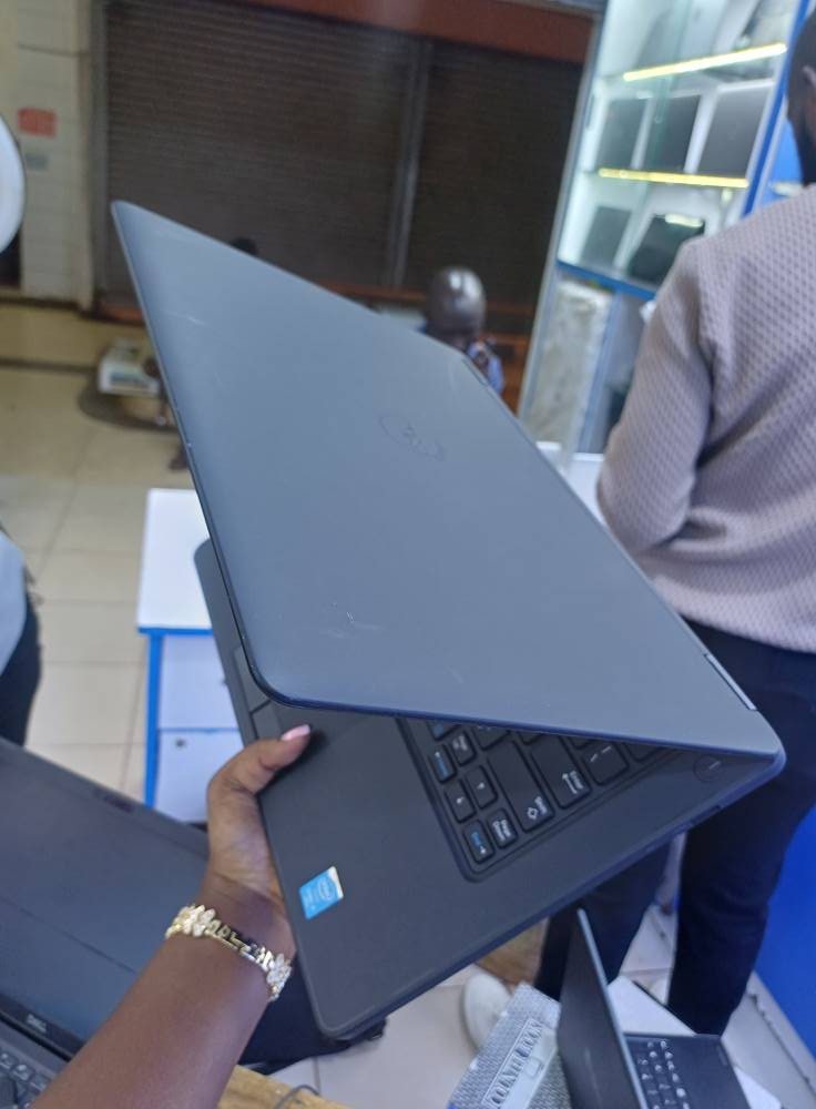 A picture of Dell Latitude 5450