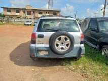 A picture of 2004 Toyota RAV 4