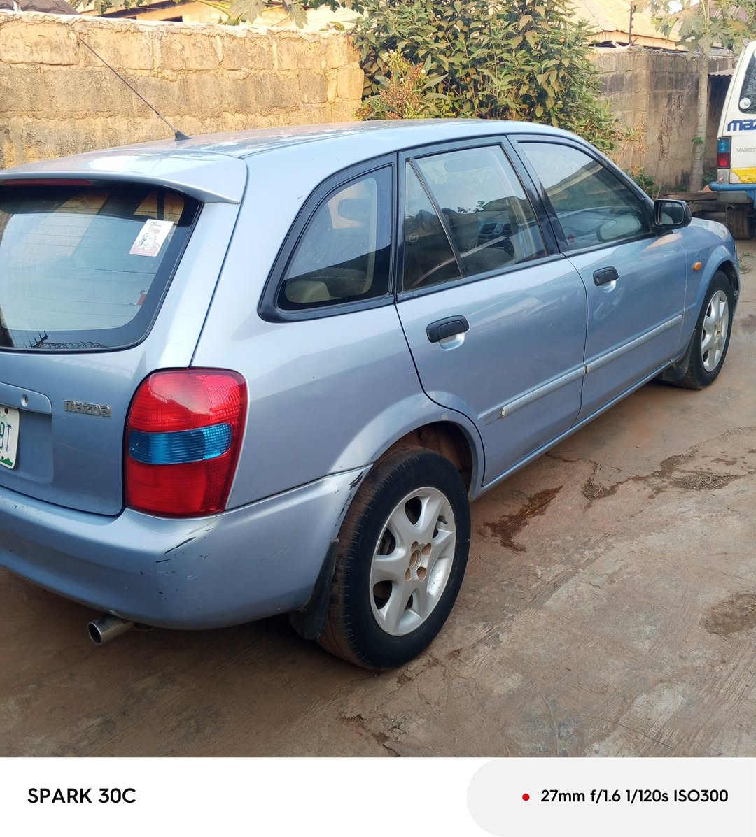 A picture of Mazda 323 automatic transmission
