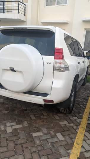 A picture of Toyota Namba DF Landcruiser prado 150 Diasel Manualy Inauzwa Bei