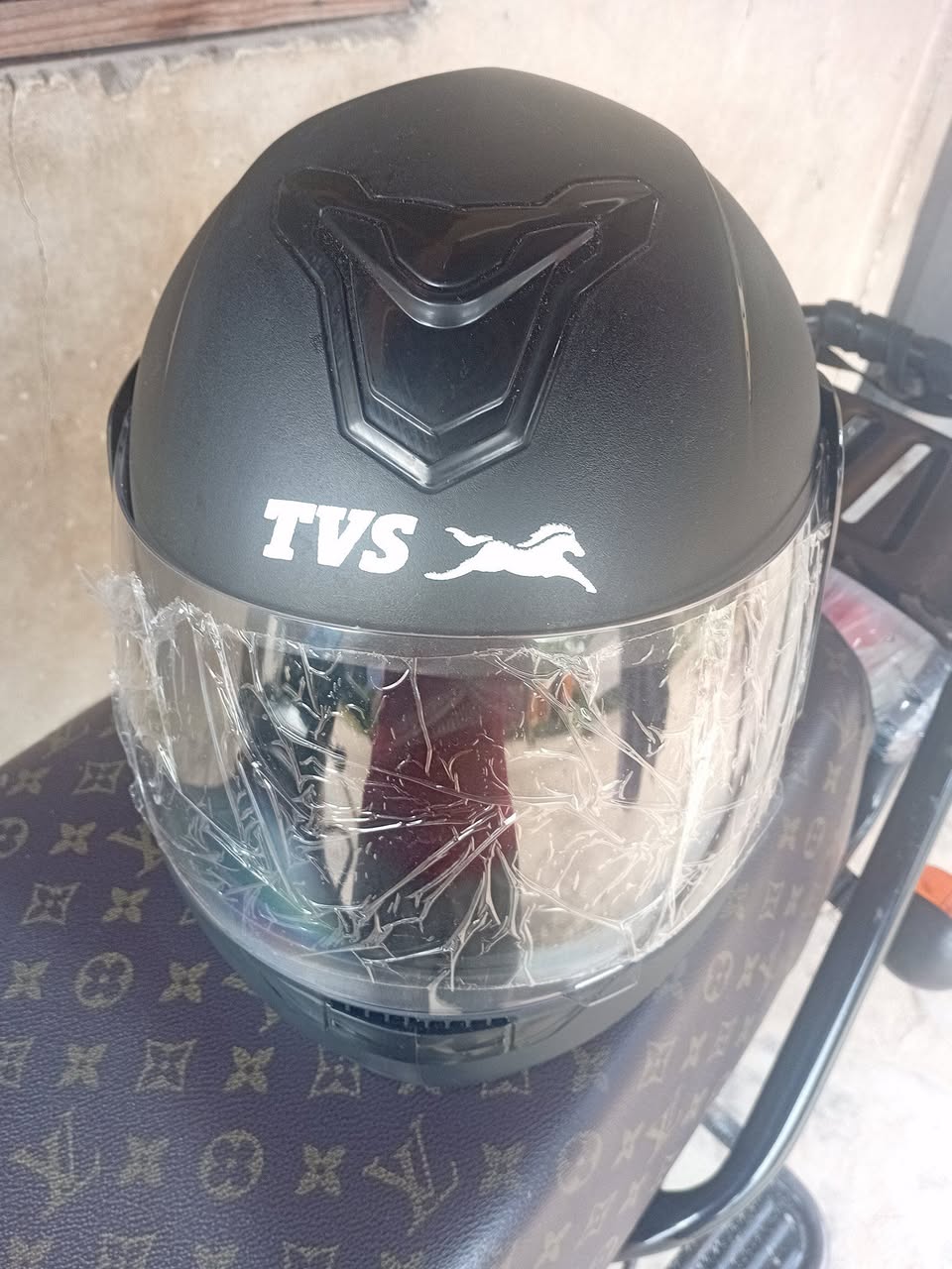 A picture of Helement og ya tvs Mpyaa kama unavoionaa