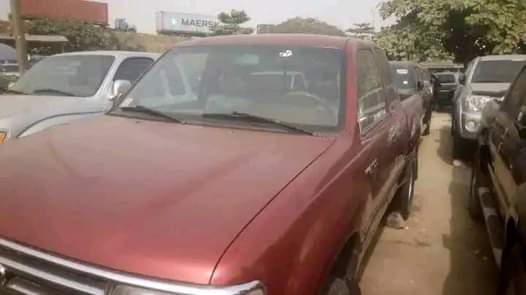 A picture of Tokunbo vehicle Toyota pickup The vehicle price is 800 000