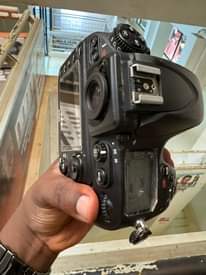 A picture of Nikon 800 D ON SALE WITH 70 200 LENSE