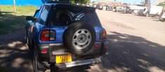 A picture of RAV4 OLD