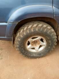 A picture of 2004 Toyota Sequoia Le