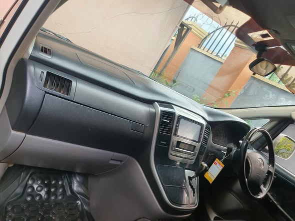 A picture of 2002 Toyota alphard ua anh15w
