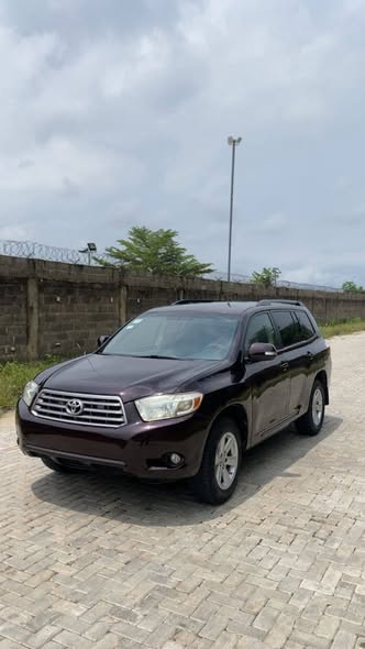 A picture of Toyota Highlander 08