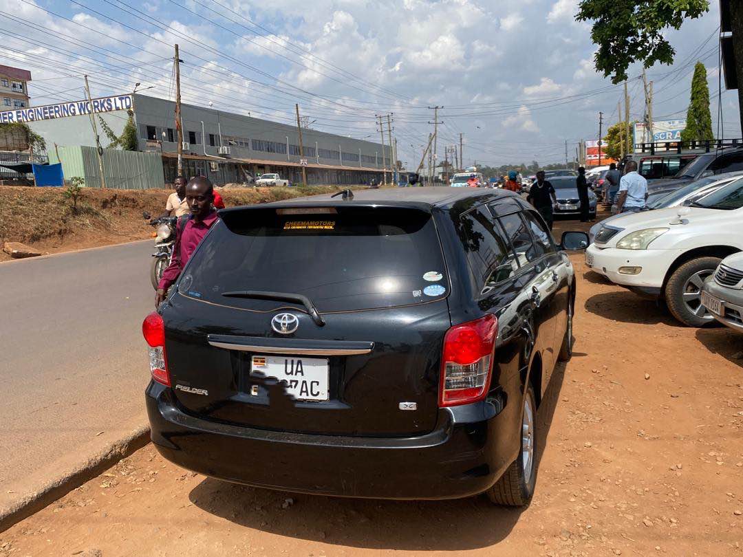 toyota fielder